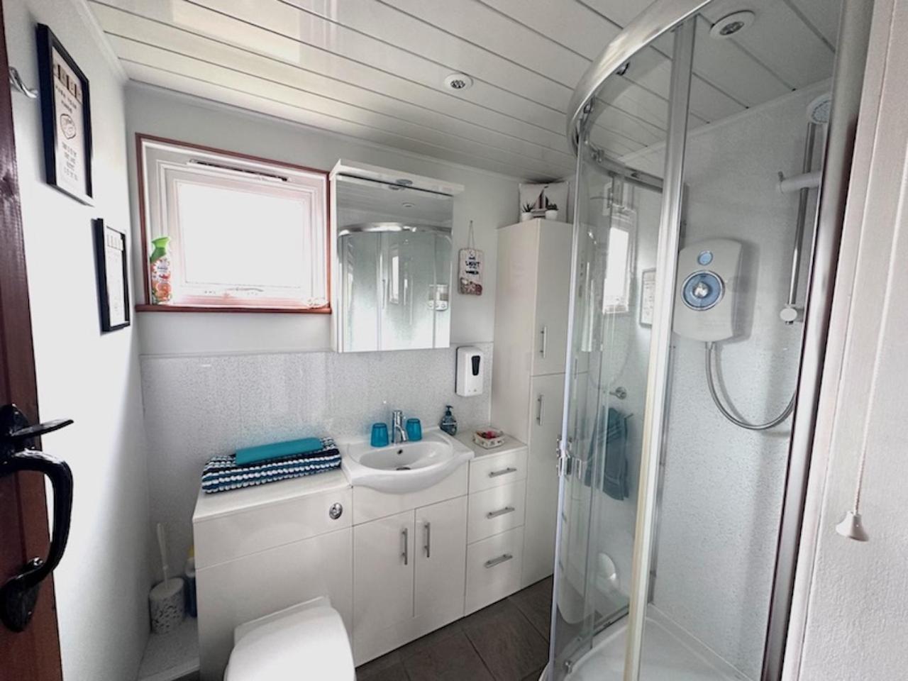 Saving Grace With Private Hot Tub Villa Bawdeswell Bagian luar foto