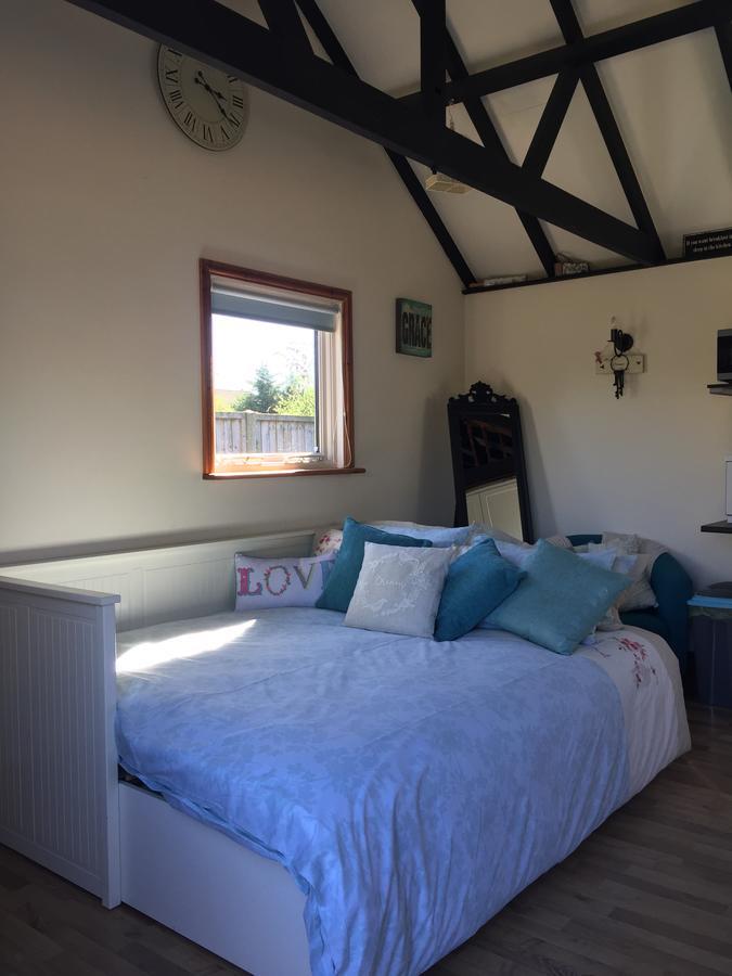 Saving Grace With Private Hot Tub Villa Bawdeswell Bagian luar foto